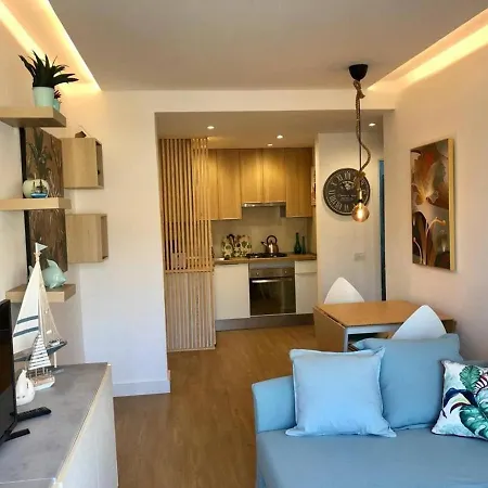 Cristianos Stunning Ocean View,wi-fi,costamar 아파트 아로나