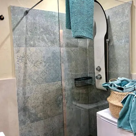 Cristianos Stunning Ocean View,wi-fi,costamar 아파트
