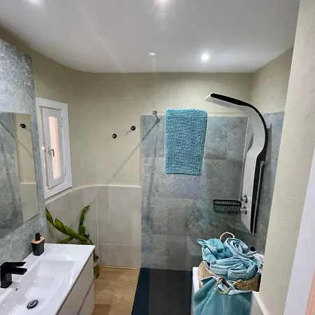 Cristianos Stunning Ocean View,wi-fi,costamar 아파트
